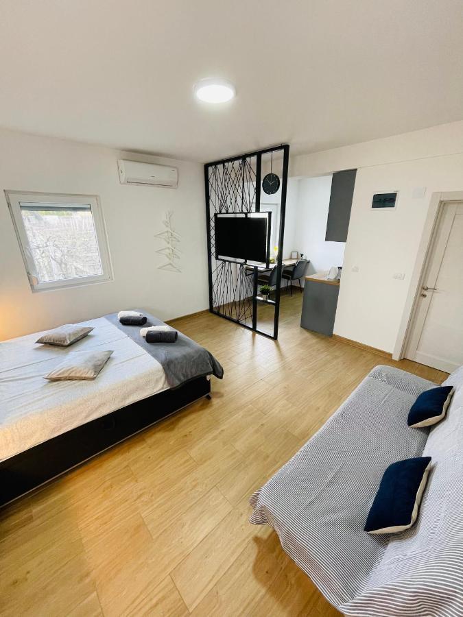 Muki Apartments Surčin Exterior foto