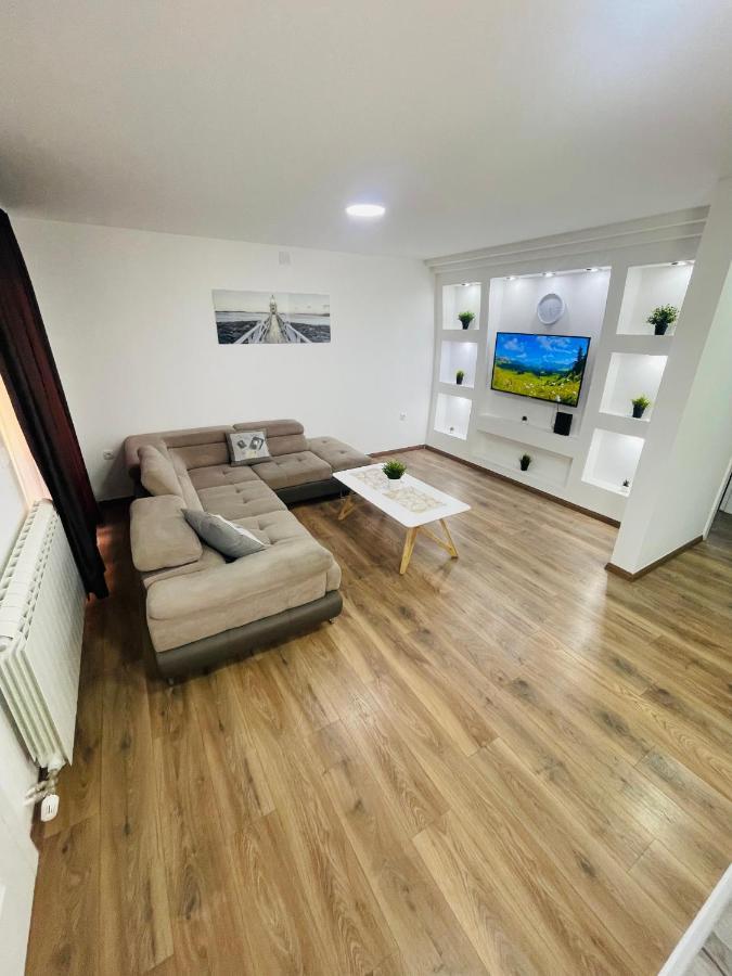 Muki Apartments Surčin Exterior foto