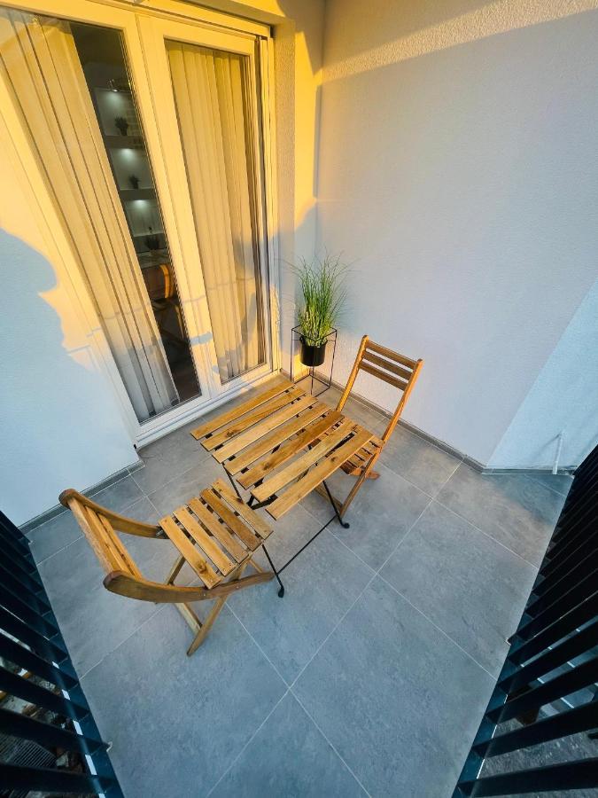 Muki Apartments Surčin Exterior foto